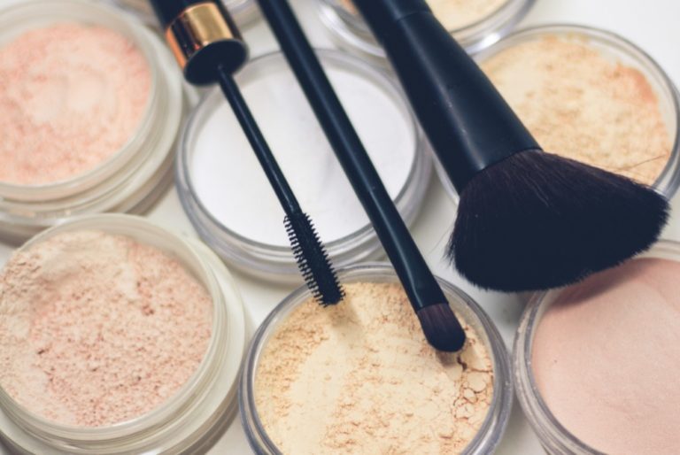 Matte vs. Dewy: Choosing the Right Makeup Finish for Your Style